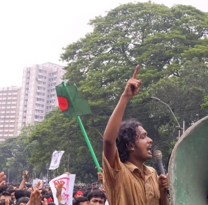 মুক্তিযোদ্ধাদের অনুষ্ঠানে হামলা, প্রতিক্রিয়া জানালেন ডাকসু জিএস প্রার্থী অনয়